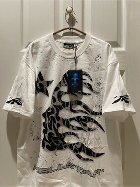 Hellstar White Short-Sleeve Graphic Tee with Black Tribal Artwork